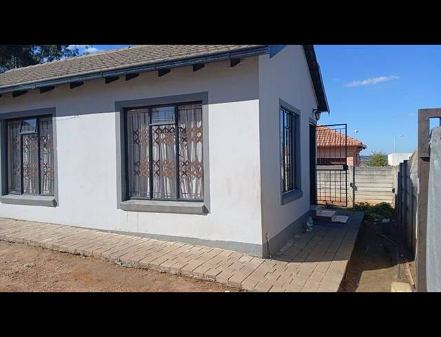 3 BEDROOM HOUSE FOR SALE IN OLIEVENHOUTBOSCH